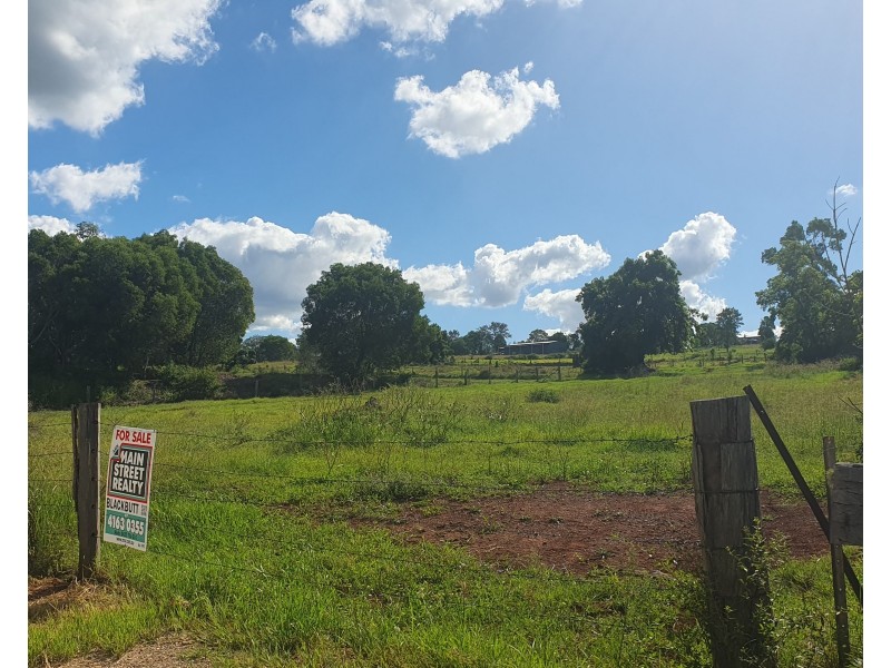 2  Bowman Road, Blackbutt QLD 4306