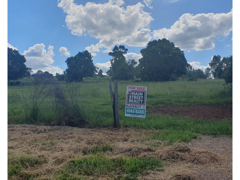 2  Bowman Road, Blackbutt QLD 4306