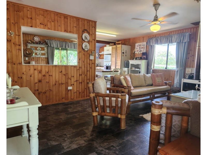 128 Greenhills Drive, Blackbutt QLD 4306