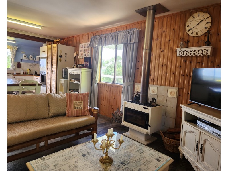 128 Greenhills Drive, Blackbutt QLD 4306