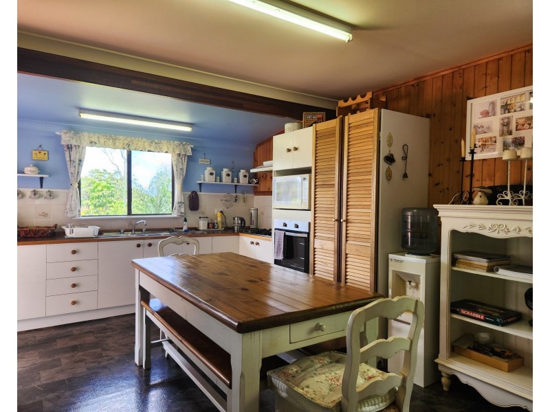 128 Greenhills Drive, Blackbutt QLD 4306