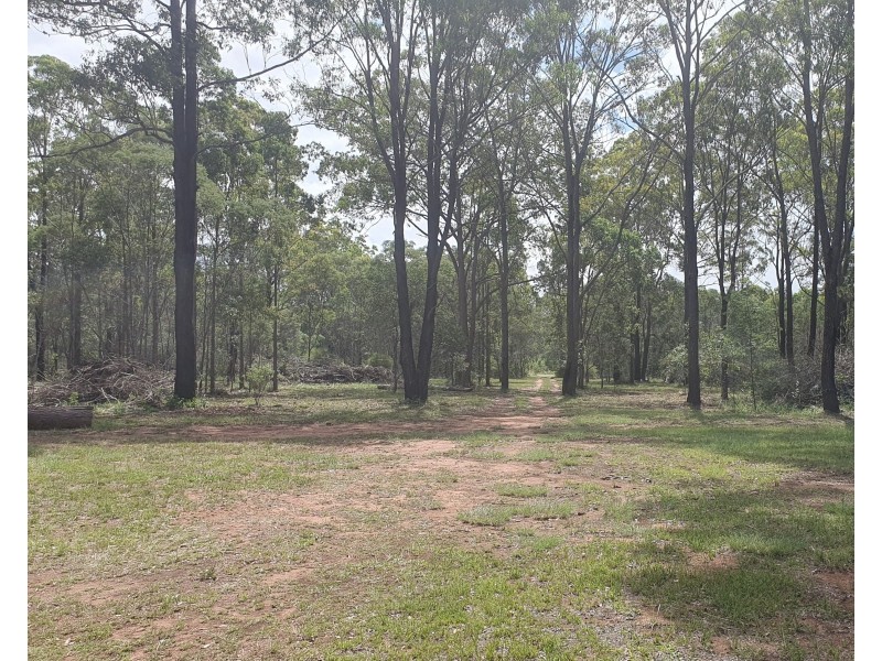 165 Crumpton Drive, Blackbutt QLD 4306