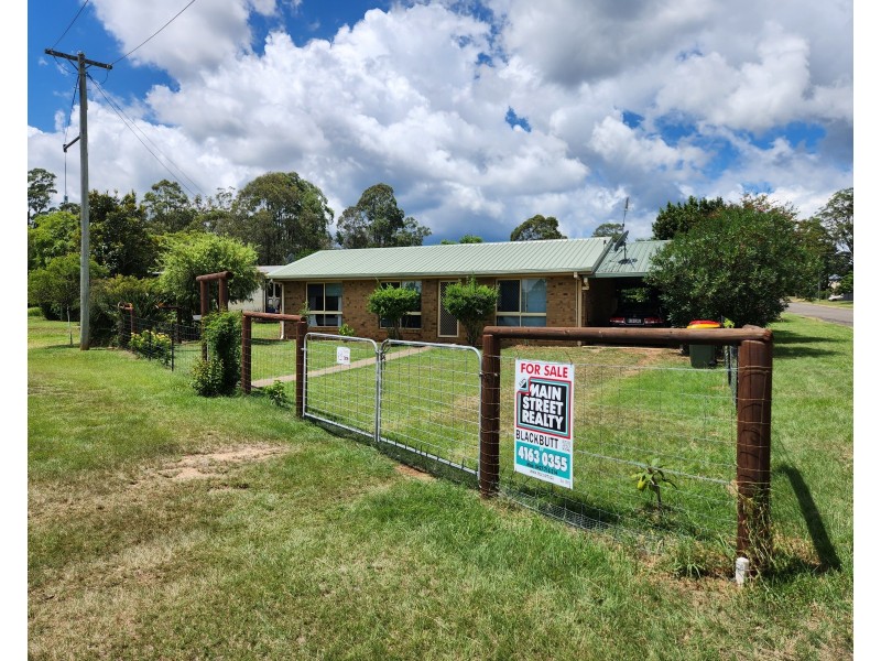 15 Morris Street, Blackbutt QLD 4306