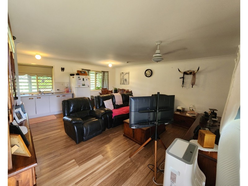 15 Morris Street, Blackbutt QLD 4306