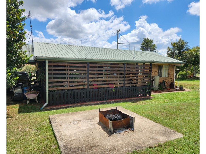 15 Morris Street, Blackbutt QLD 4306