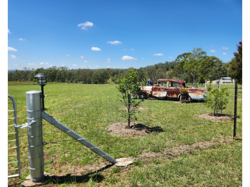 156 Pauls Parade, Ellesmere QLD 4610