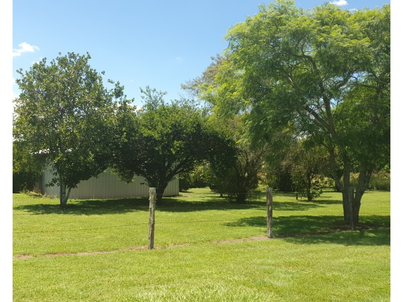 21 Smith Street, Yarraman QLD 4614