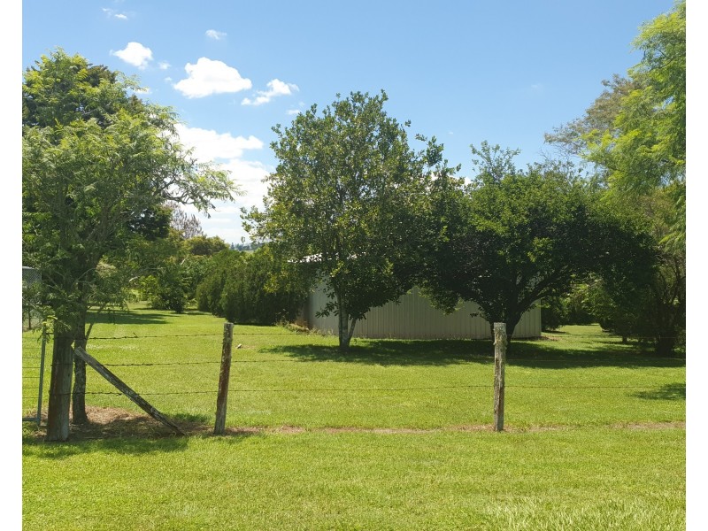 21 Smith Street, Yarraman QLD 4614