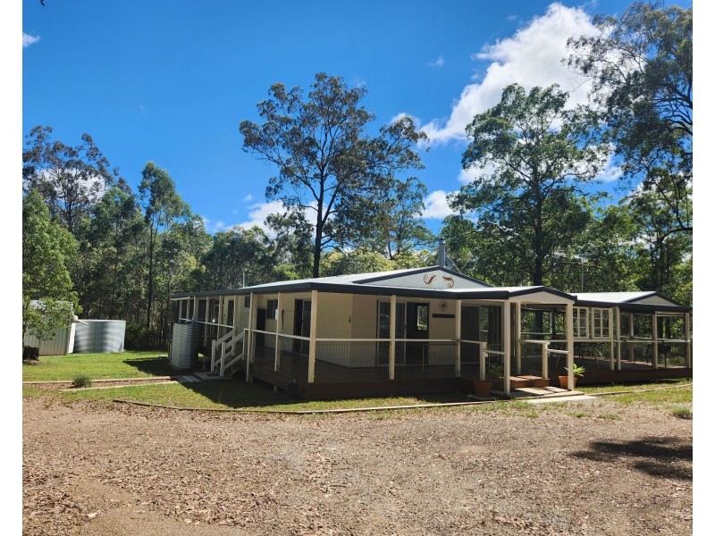 268 Crumpton drive, Blackbutt QLD 4306
