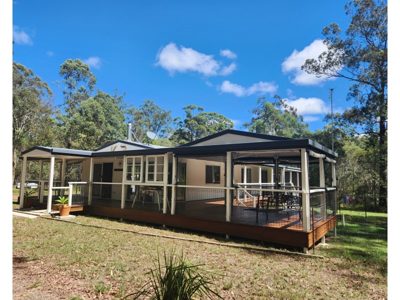 268 Crumpton drive, Blackbutt QLD 4306