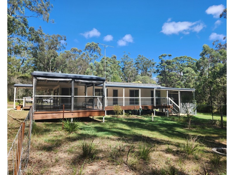 268 Crumpton drive, Blackbutt QLD 4306