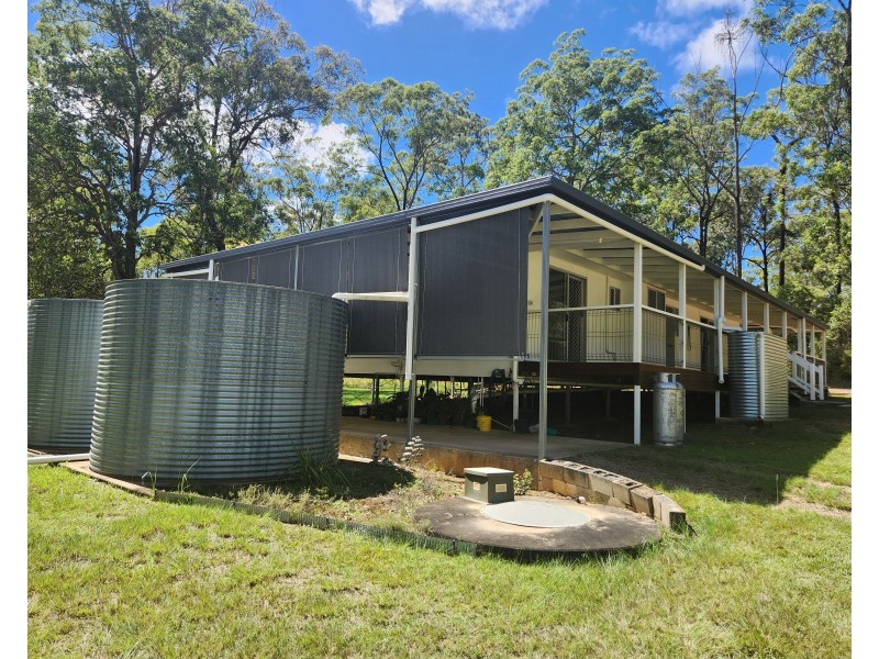 268 Crumpton drive, Blackbutt QLD 4306
