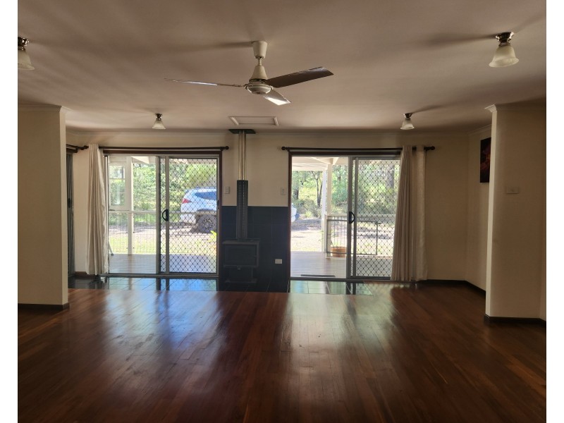 268 Crumpton drive, Blackbutt QLD 4306