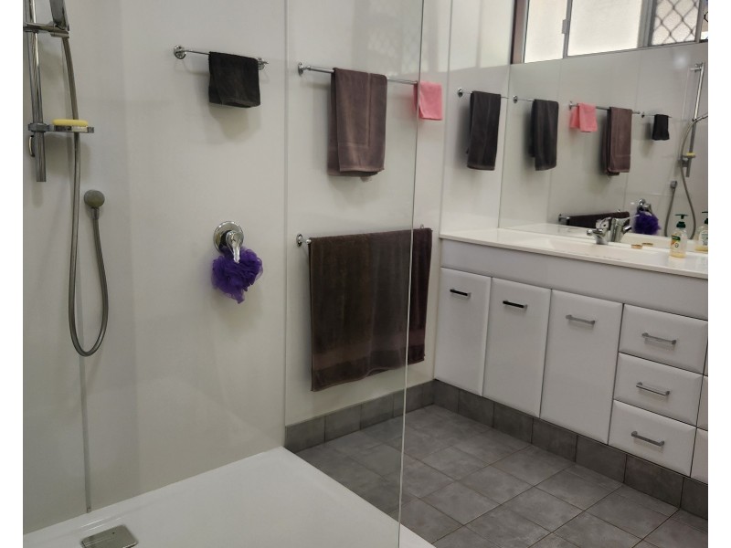 268 Crumpton drive, Blackbutt QLD 4306
