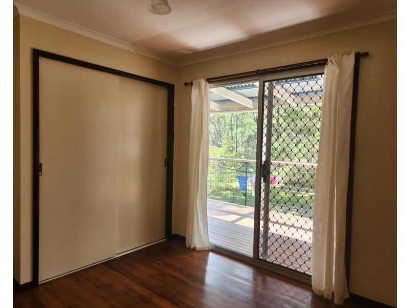 268 Crumpton drive, Blackbutt QLD 4306
