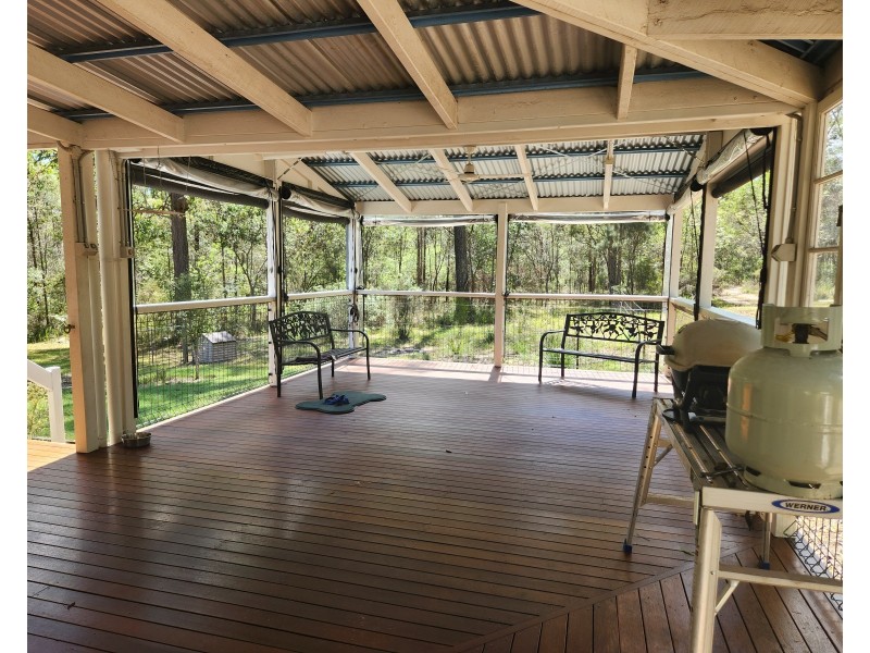 268 Crumpton drive, Blackbutt QLD 4306