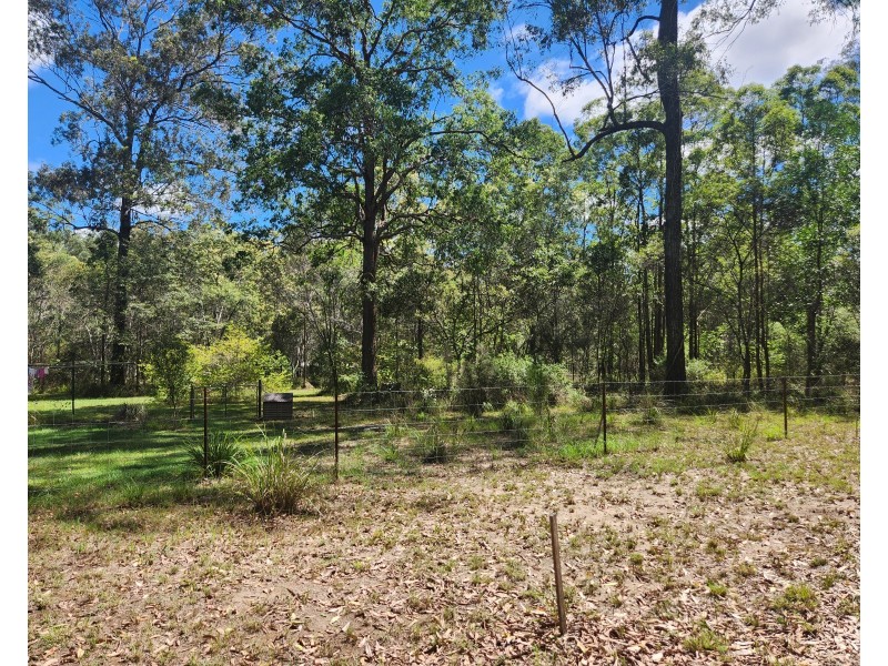 268 Crumpton drive, Blackbutt QLD 4306