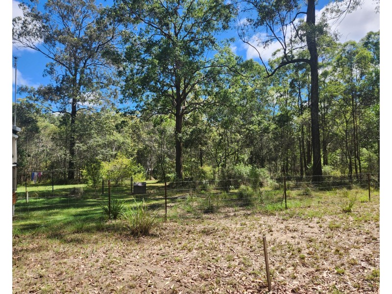 268 Crumpton drive, Blackbutt QLD 4306