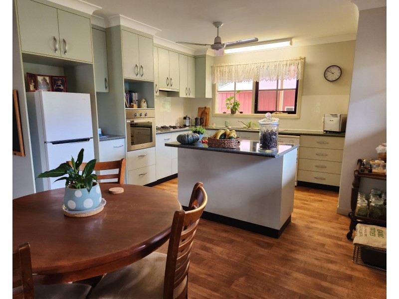 124 Anita Road, Blackbutt QLD 4306