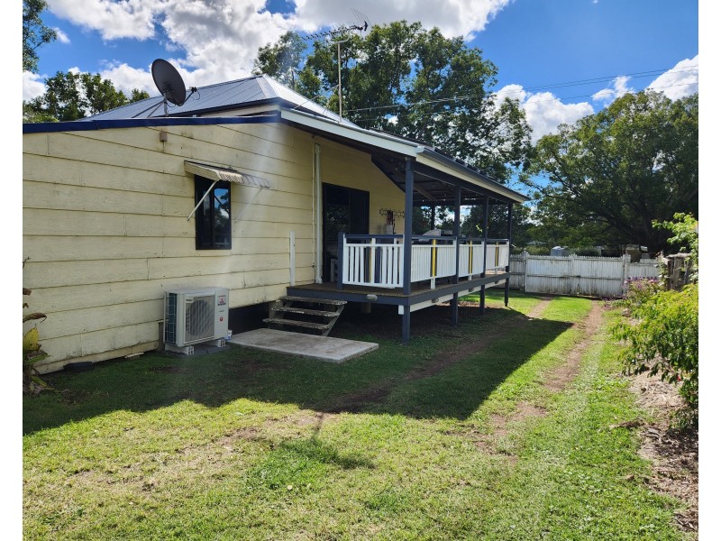 13 Coulson Street, Blackbutt QLD 4306