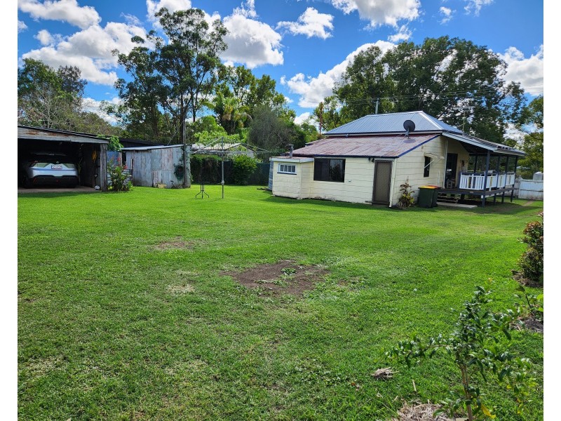 13 Coulson Street, Blackbutt QLD 4306