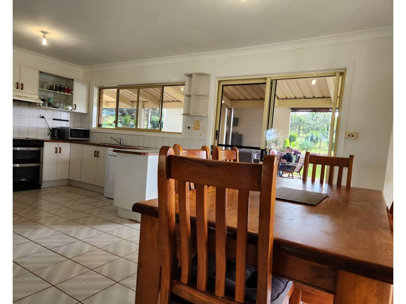9 Griffin Road, Blackbutt QLD 4306