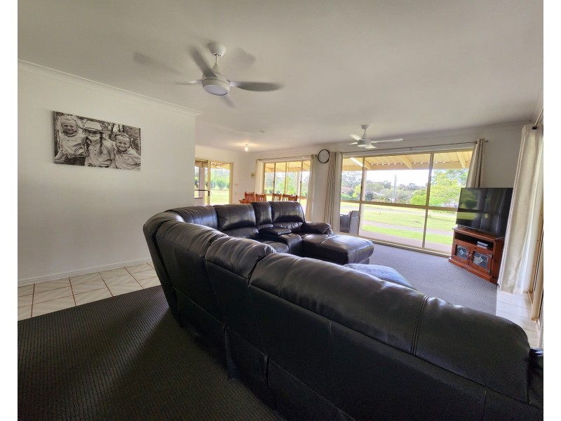9 Griffin Road, Blackbutt QLD 4306