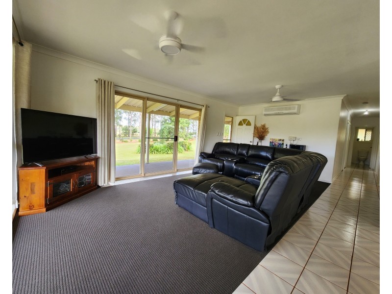 9 Griffin Road, Blackbutt QLD 4306
