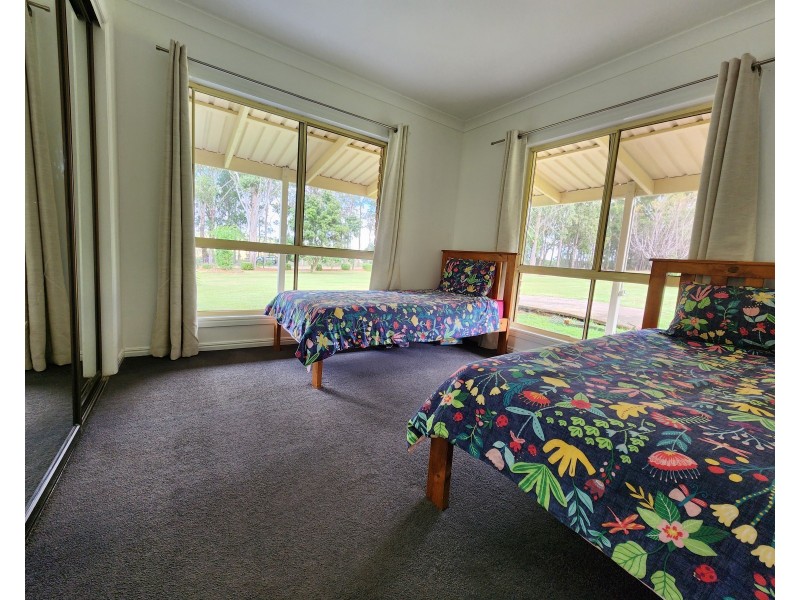 9 Griffin Road, Blackbutt QLD 4306