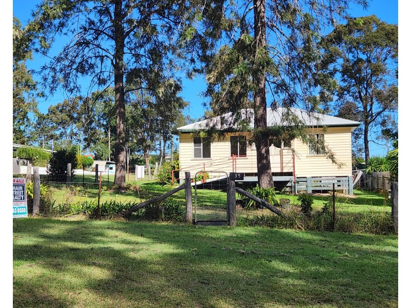 35 Morris Street, Blackbutt QLD 4306
