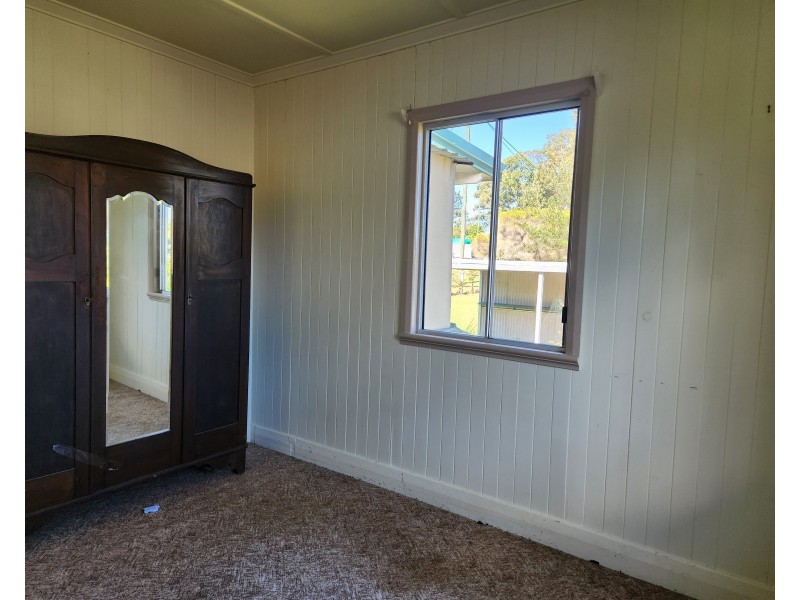 35 Morris Street, Blackbutt QLD 4306