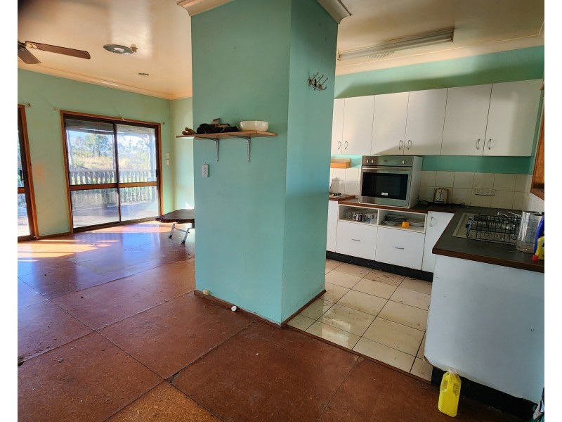 386 Stretton Drive, Blackbutt QLD 4306