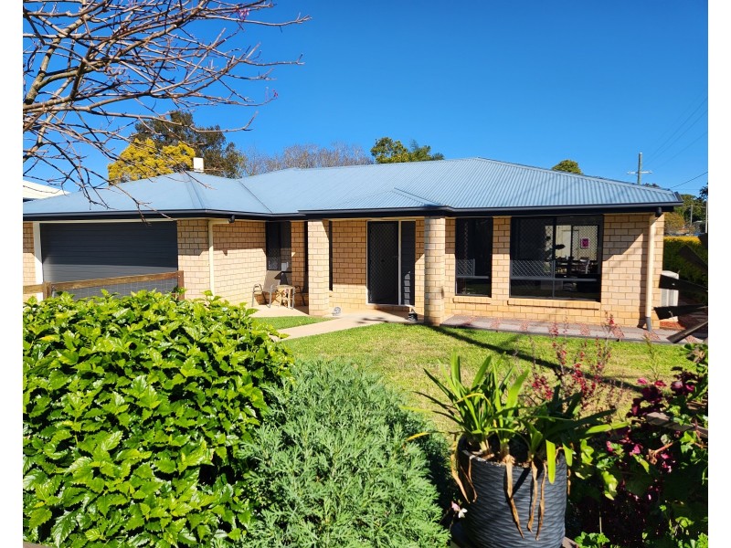 9 Toomey Street, Yarraman QLD 4614