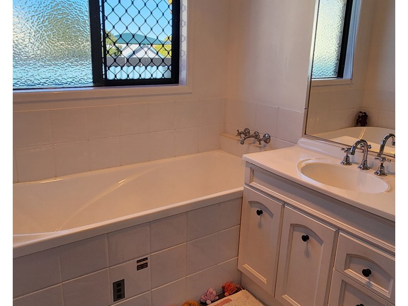 9 Toomey Street, Yarraman QLD 4614