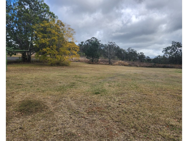 3 Munro Street, Cooyar QLD 4402