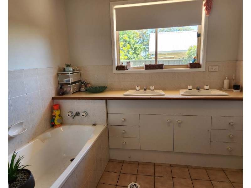 25 Miller Street, Blackbutt QLD 4306