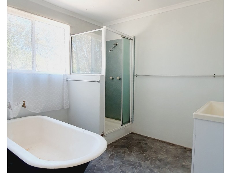 39 McLaughlan Road, Benarkin QLD 4306