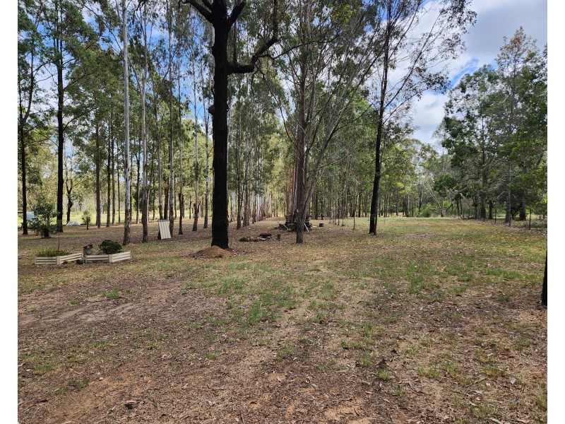 105 McLaughlan Road, Benarkin QLD 4306