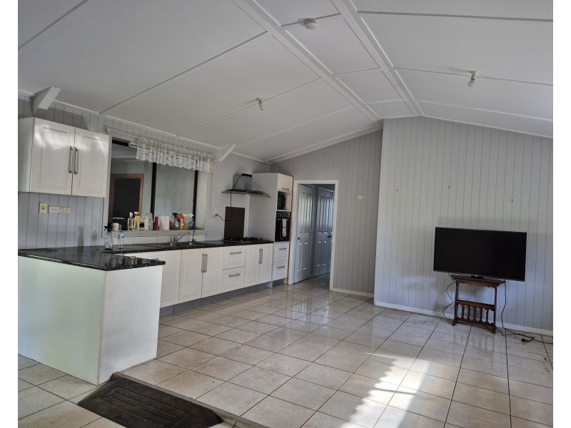 294 Crumpton Drive, Blackbutt North QLD 4306