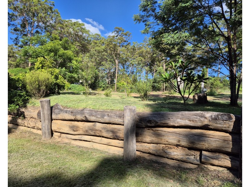 294 Crumpton Drive, Blackbutt North QLD 4306