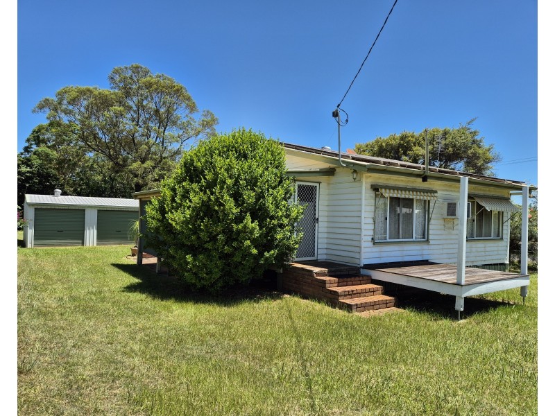 21 Fern Street, Blackbutt QLD 4306