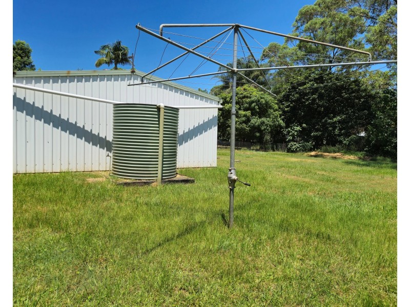 21 Fern Street, Blackbutt QLD 4306