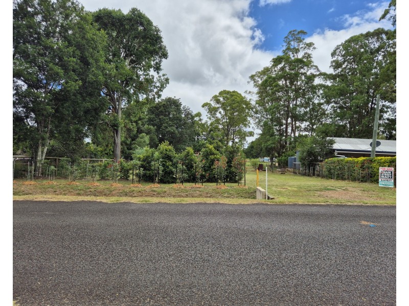 16 BLACKBUTT STREET, Blackbutt QLD 4306