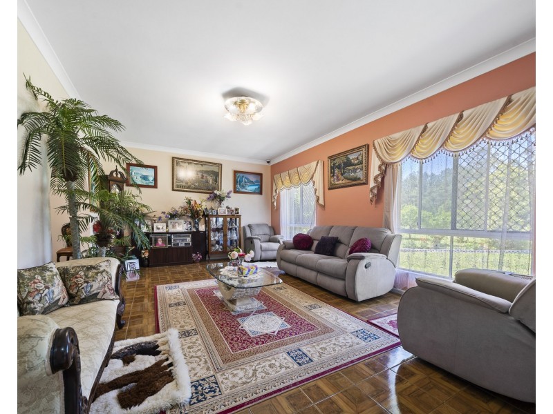 145 Crumpton Drive, Blackbutt North QLD 4306