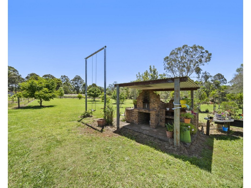 145 Crumpton Drive, Blackbutt North QLD 4306