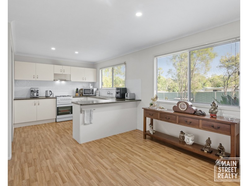 58 Hart Street, Blackbutt QLD 4306