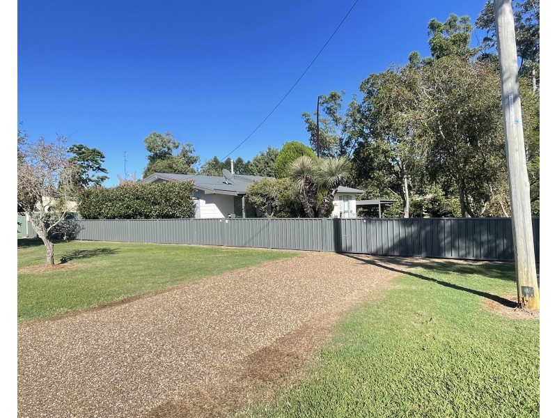 58 Hart Street, Blackbutt QLD 4306