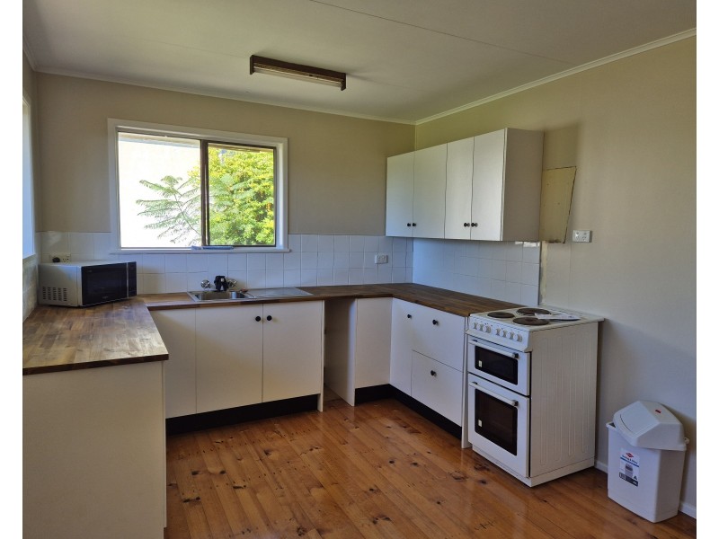 28 Douglas Street, Blackbutt QLD 4306