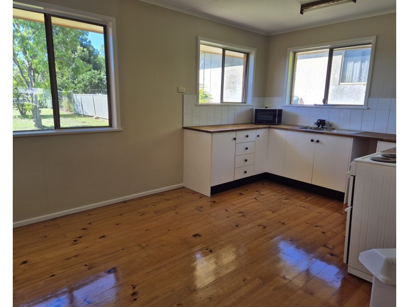 28 Douglas Street, Blackbutt QLD 4306