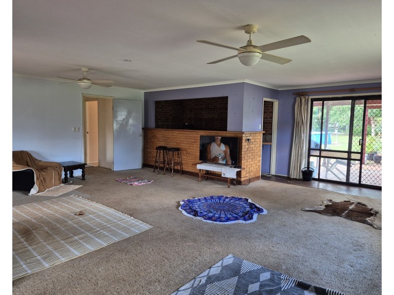 25 John Street, Blackbutt QLD 4306